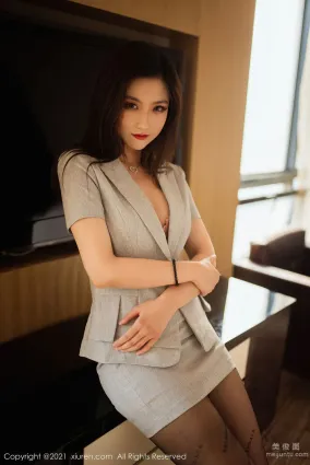 [秀人XIUREN] No.3658 刘艾琳Allen - 飒爽动人的职场西装