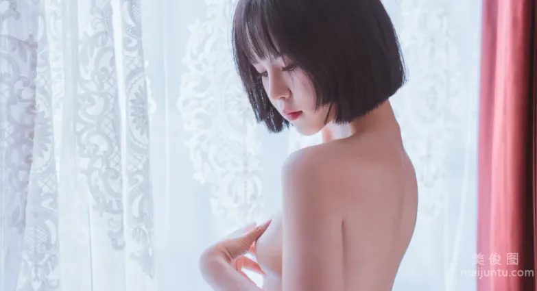 [网红COSER写真] 美少女晕崽 - 透明学生服 套图