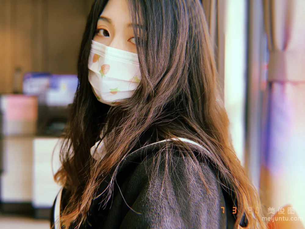 [网红COSER写真] 一米八的大梨子 - 冬日女友 套图