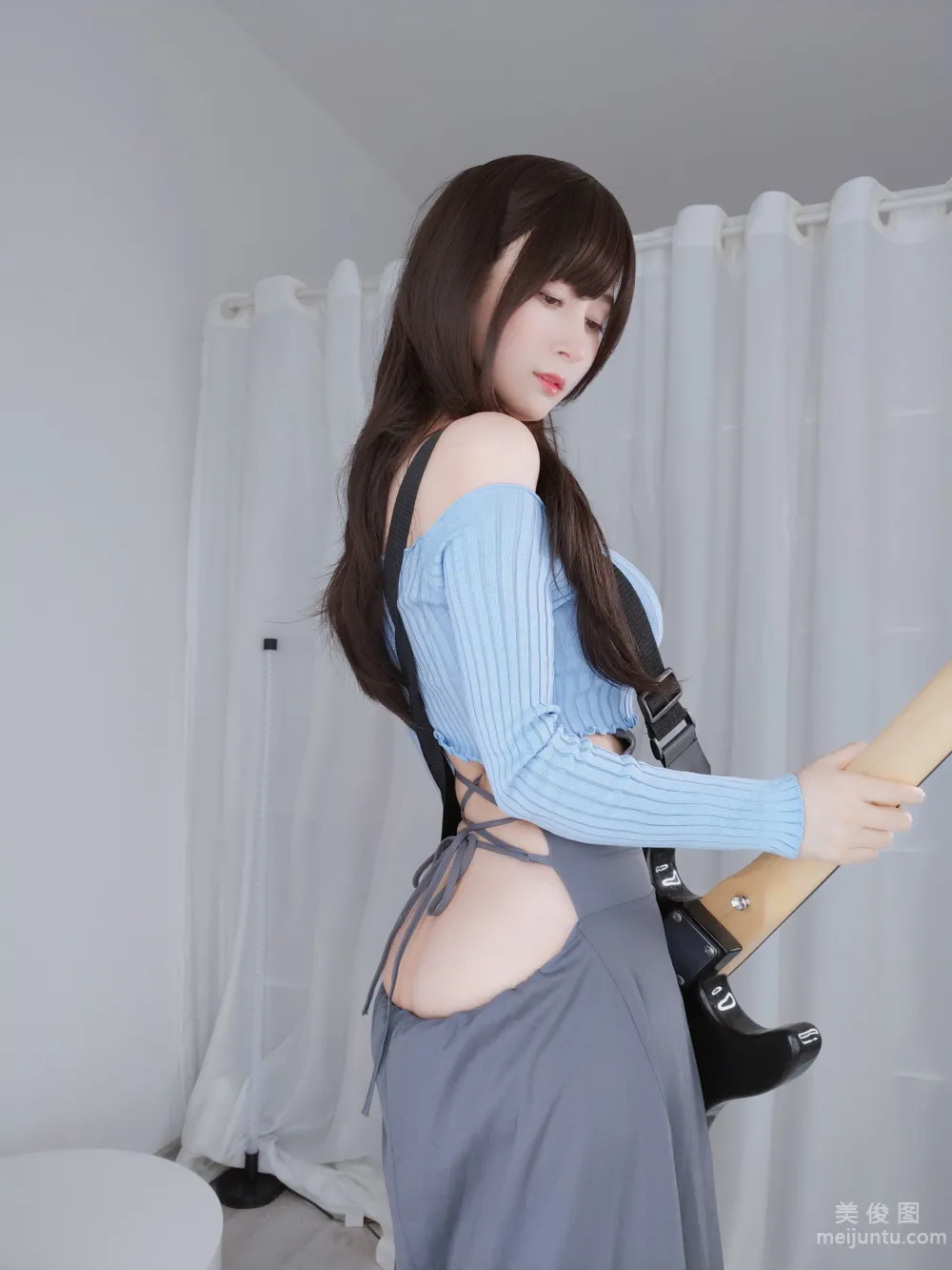 [网红COSER写真] 白银 - 吉他妹妹