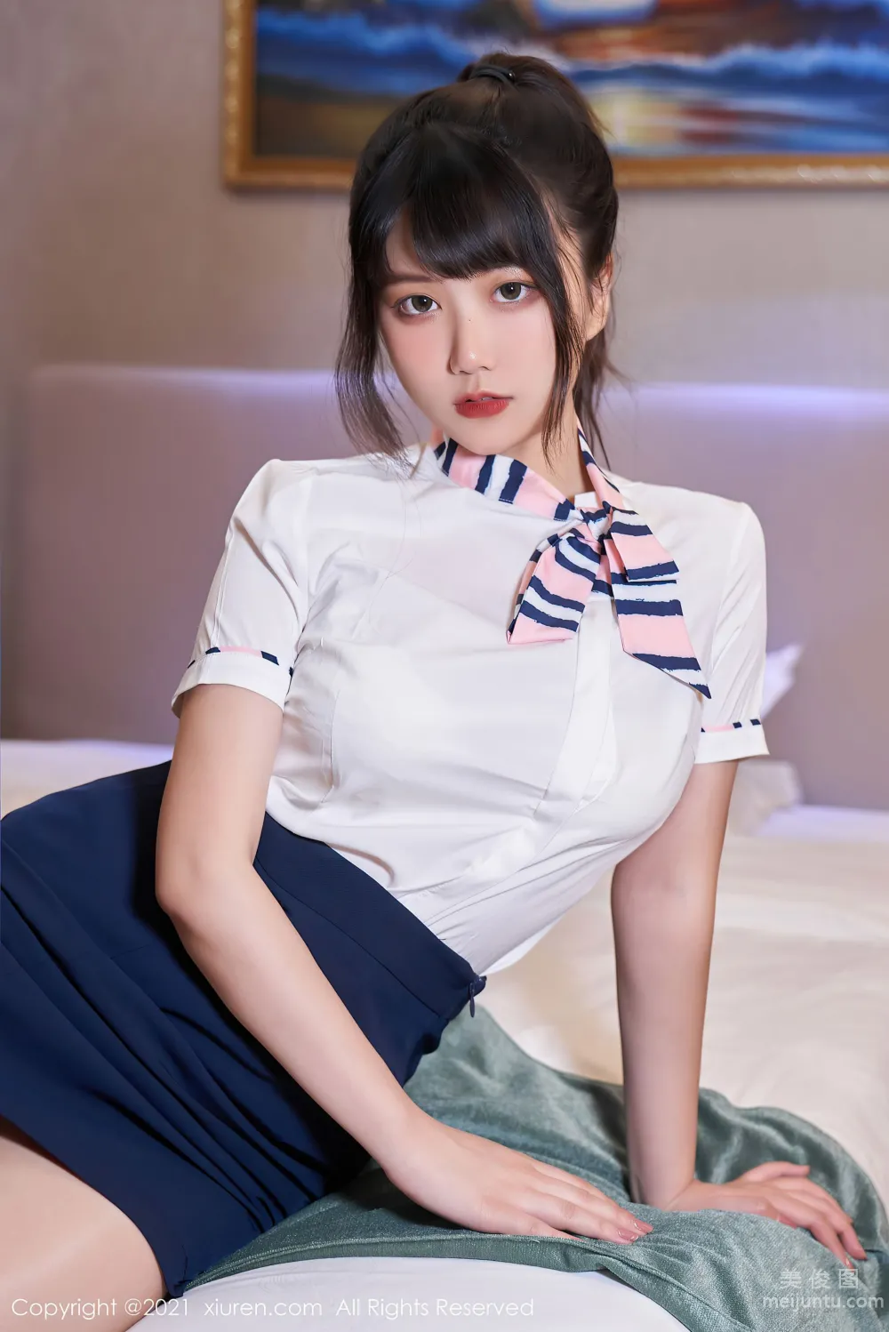 [秀人XIUREN] No.3667 夏可馨amii - 姓感职业制服OL系列