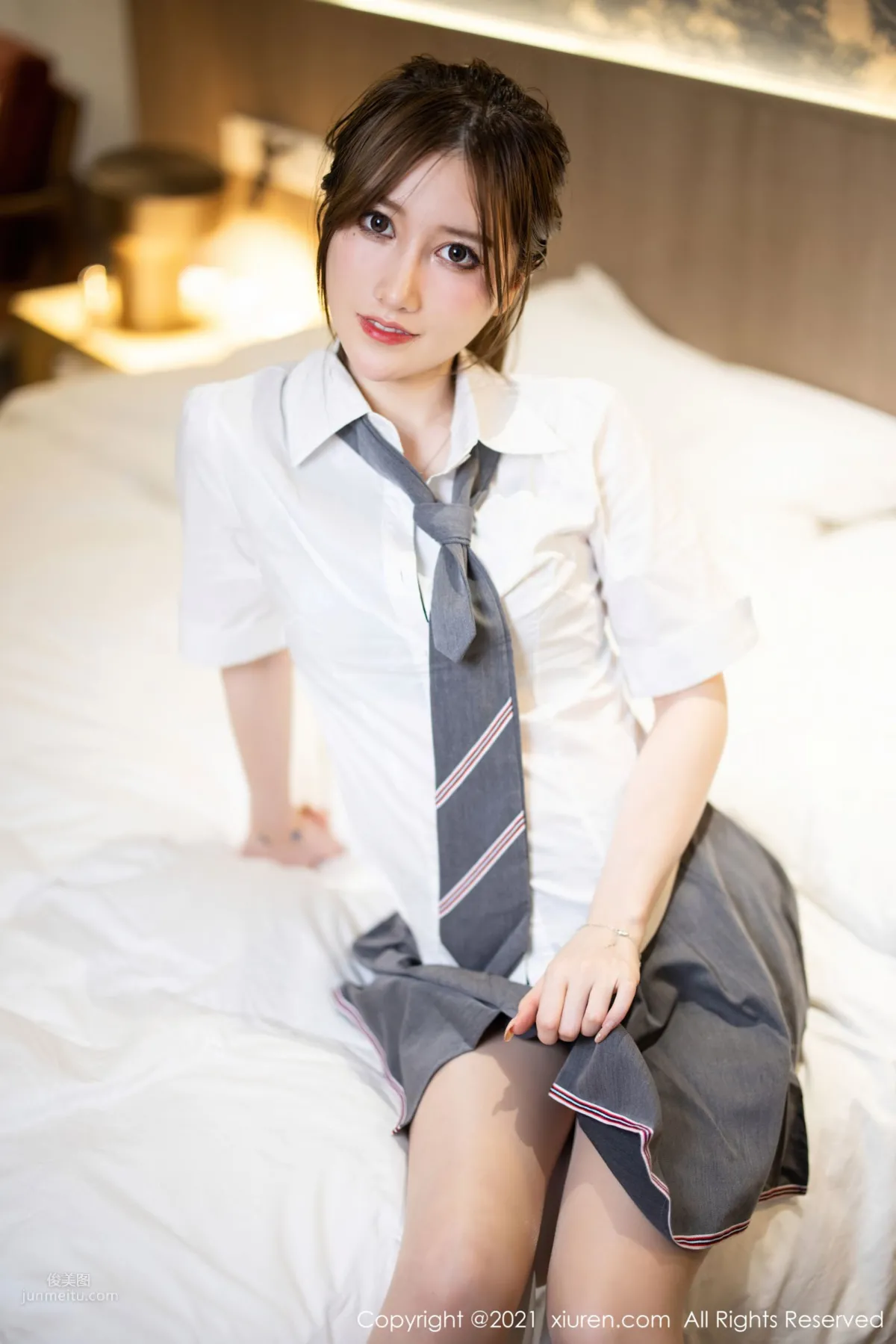 新人模特美桃酱 JK制服清纯甜美