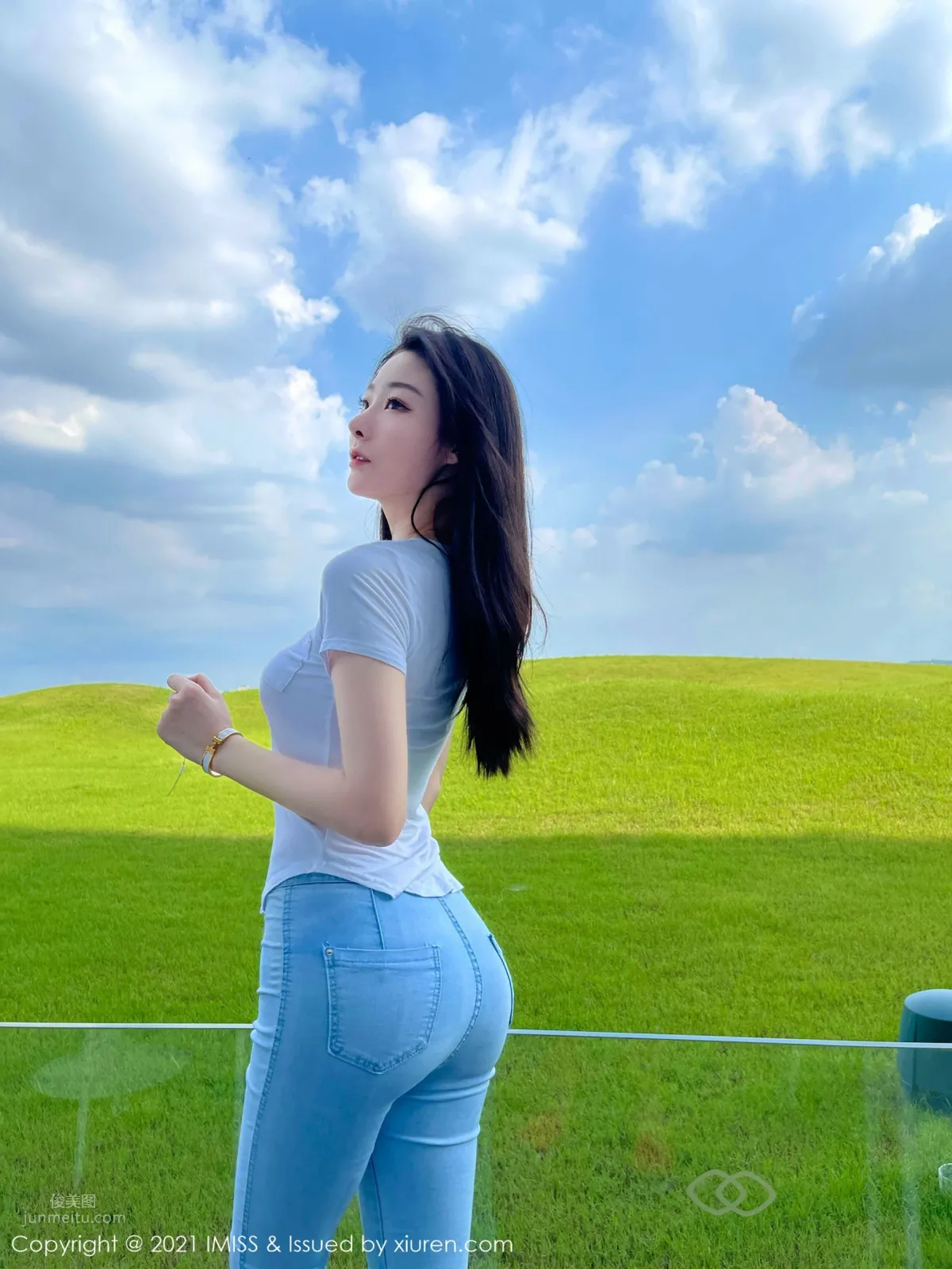 新人模特逗逗DouDou 长相清秀苗条多姿