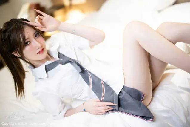 新人模特美桃酱 JK制服清纯甜美