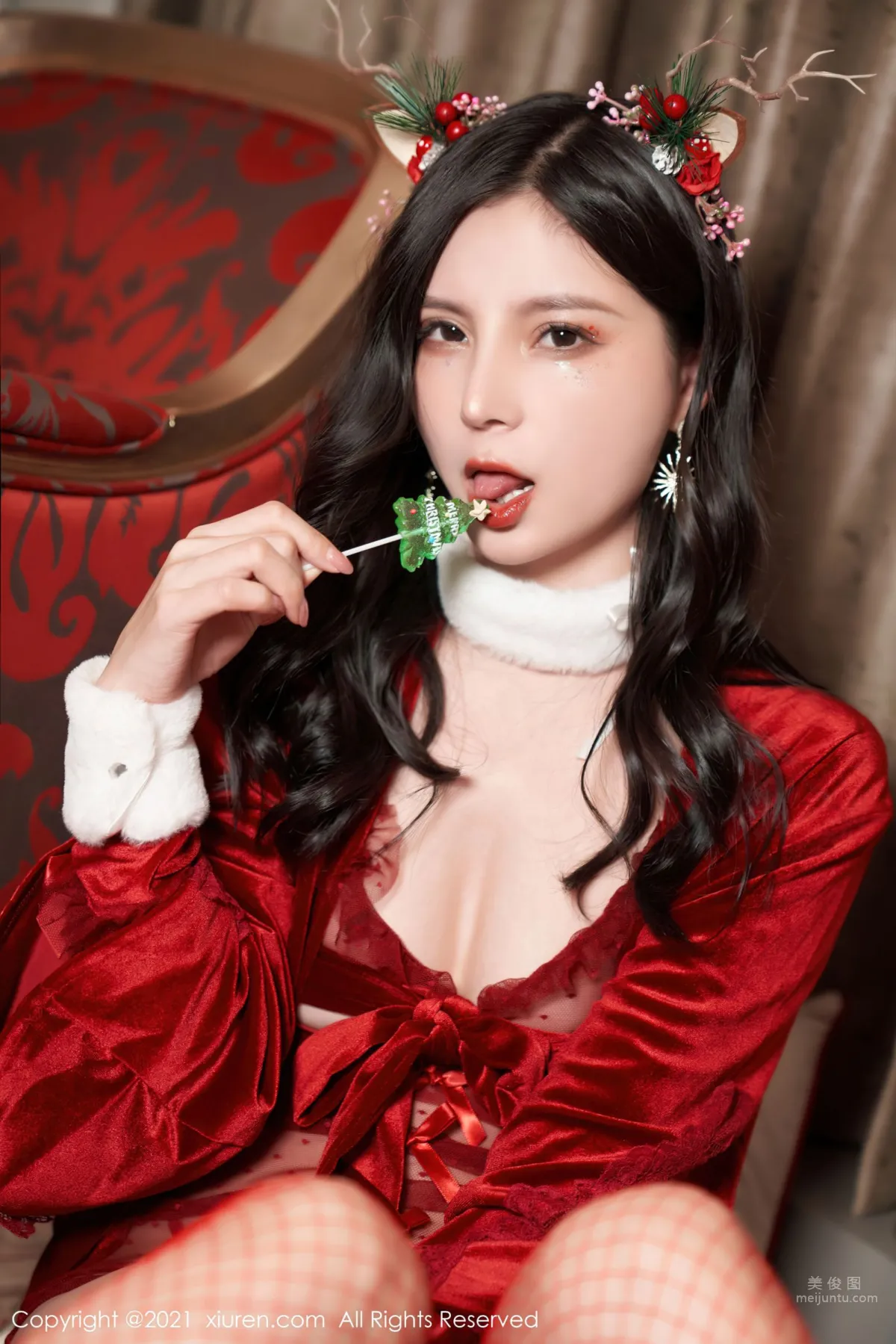 [XiuRen] 2021.12.23 No.4377 小蛮妖Yummy