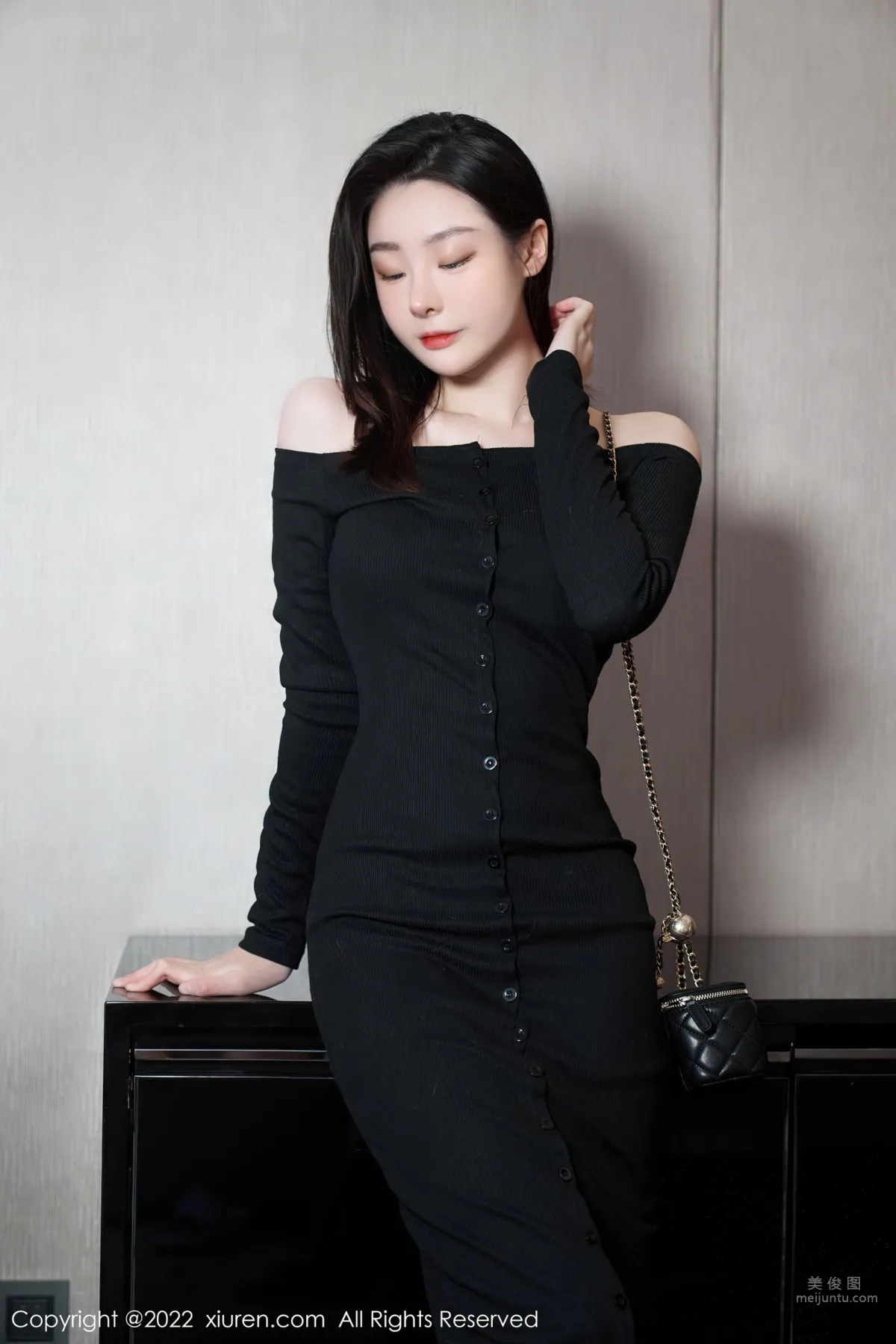 [XiuRen] 2022.09.01 No.5529 是小逗逗
