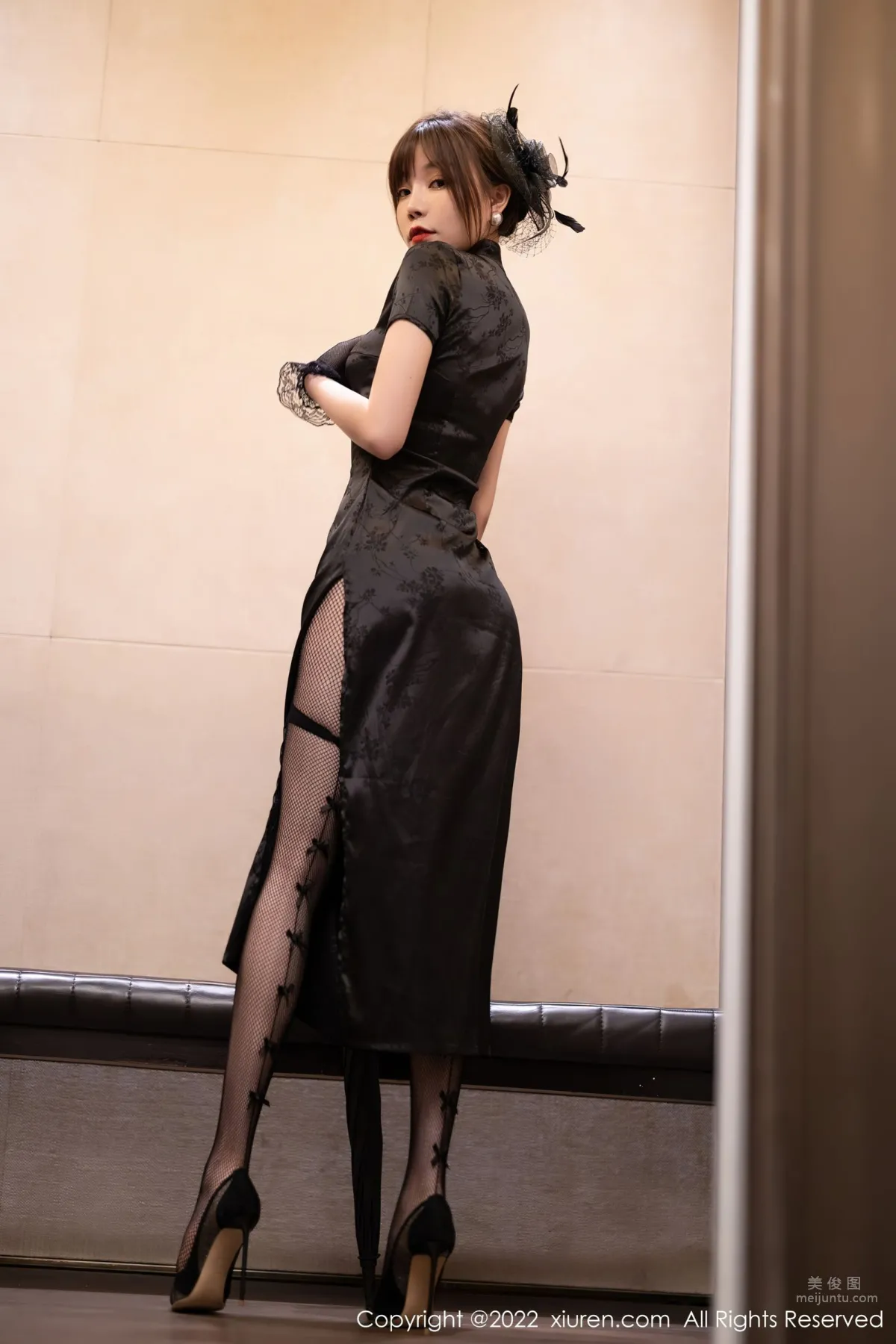 [XiuRen] 2022.09.01 No.5532 徐莉芝Booty