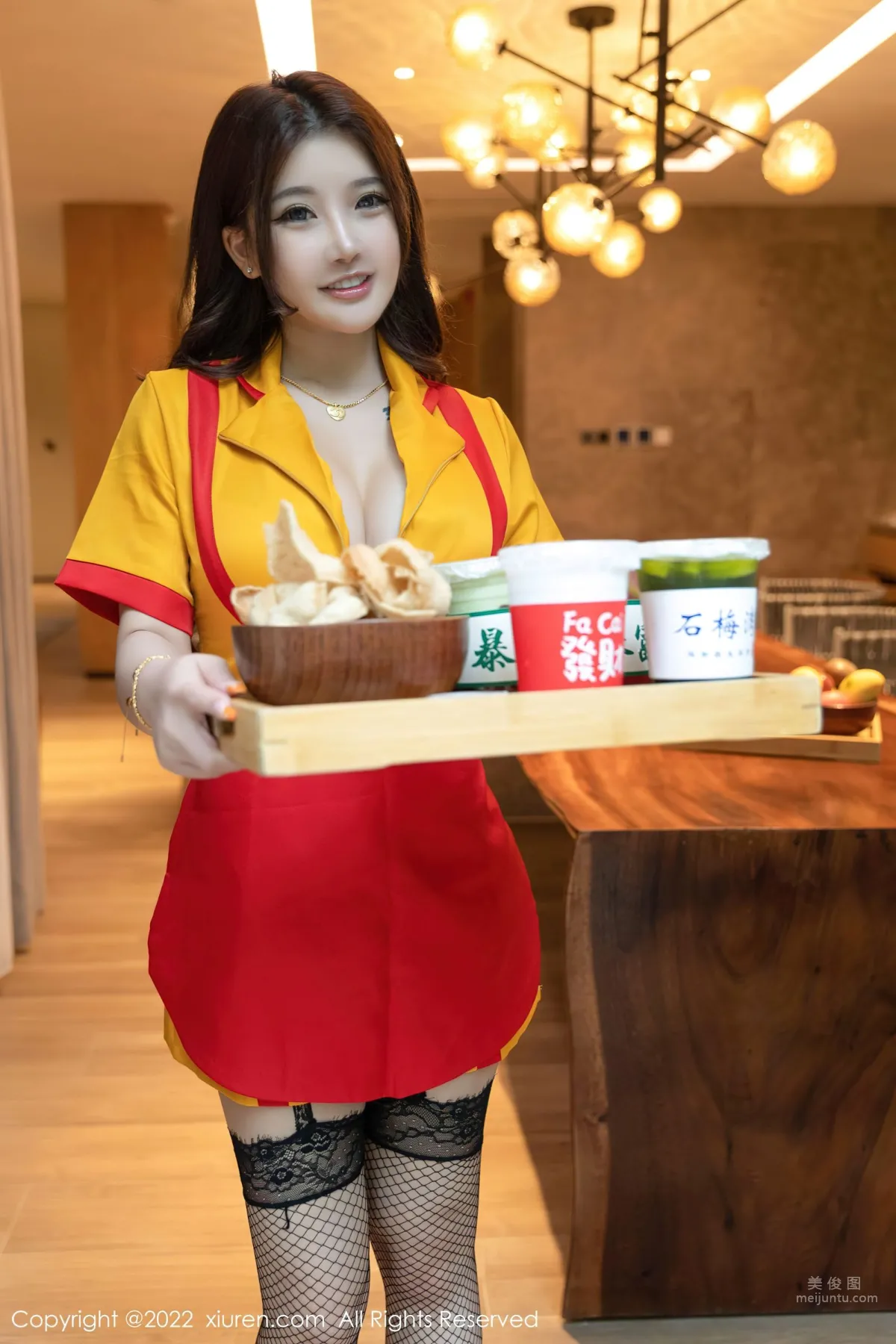 [XiuRen] 2022.08.29 No.5509 小海臀Rena